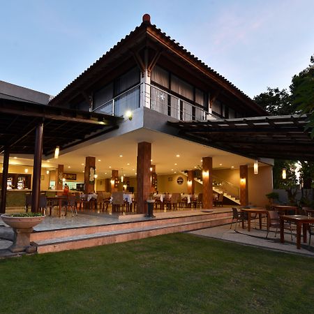 Puri Saron Hotel Baruna Beach Lovina Exteriör bild