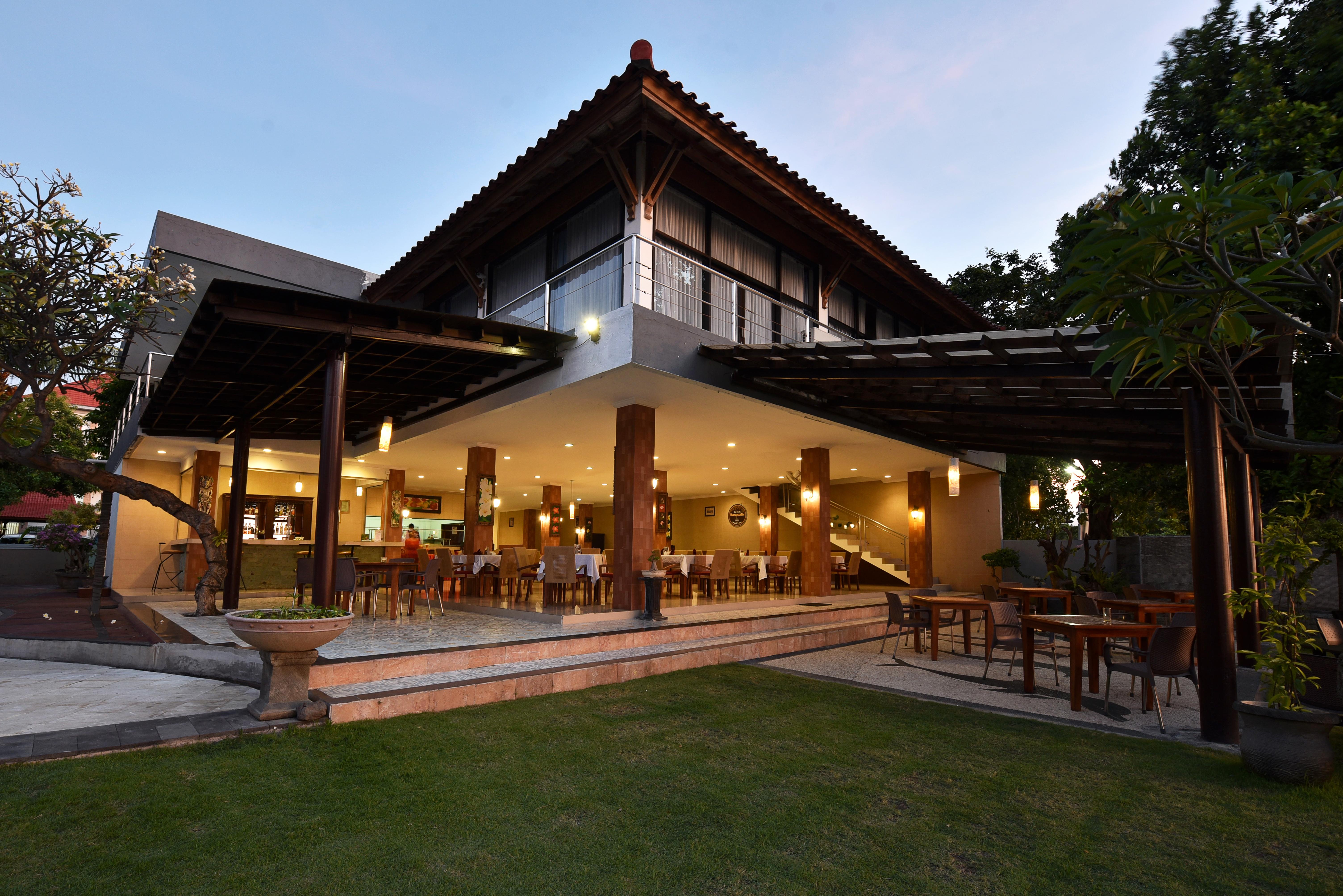Puri Saron Hotel Baruna Beach Lovina Exteriör bild