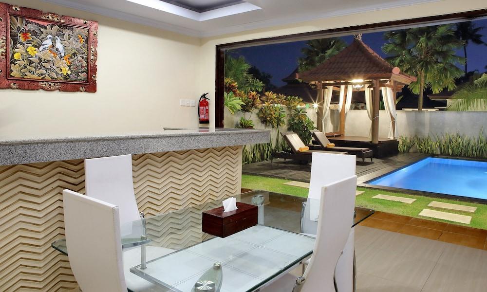 Puri Saron Hotel Baruna Beach Lovina Exteriör bild