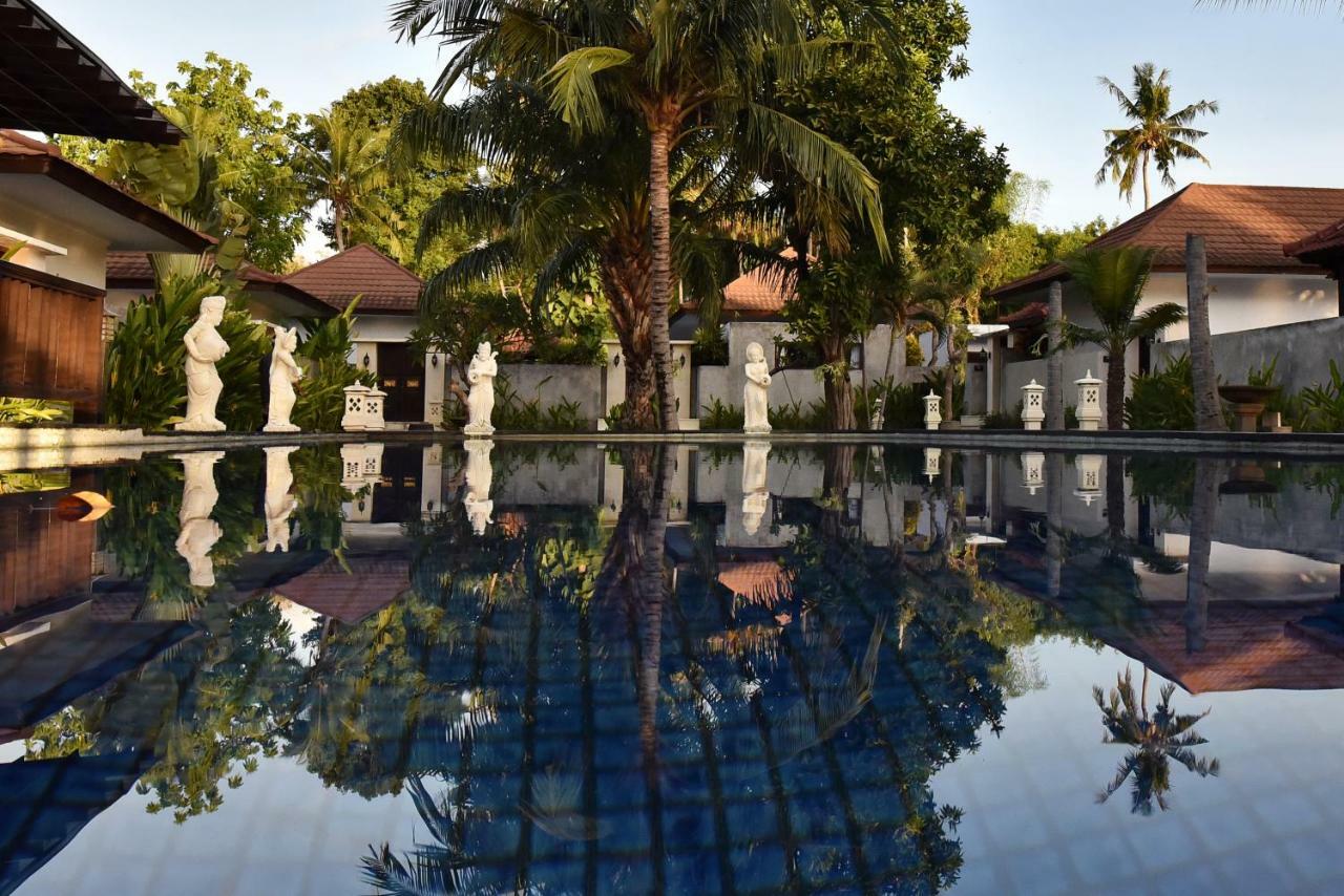 Puri Saron Hotel Baruna Beach Lovina Exteriör bild